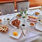 Appartamento Elegant House 3d By The Sea With Pool And Included Breakfast Kaštela
