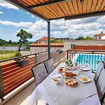 Elegant House 3d By The Sea With Pool And Included Breakfast