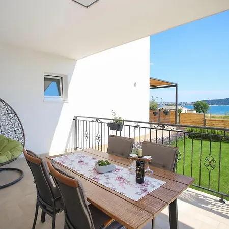 3d By The Sea Kastela