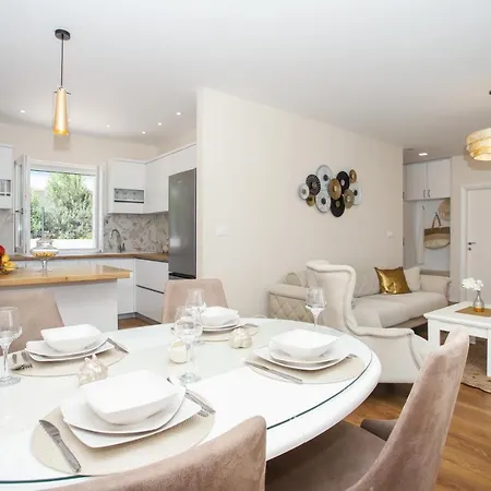 Appartement Elegant House 3d By The Sea With Pool And Included Breakfast