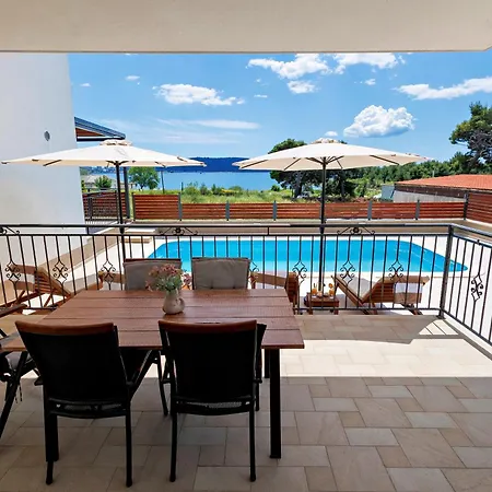 Elegant House 3d By The Sea With Pool And Included Breakfast * Kaštela