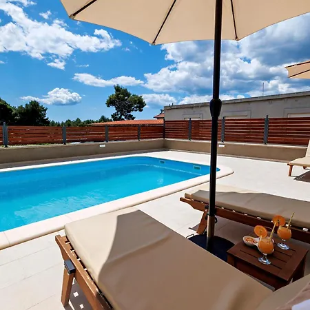 Appartement Elegant House 3d By The Sea With Pool And Included Breakfast *