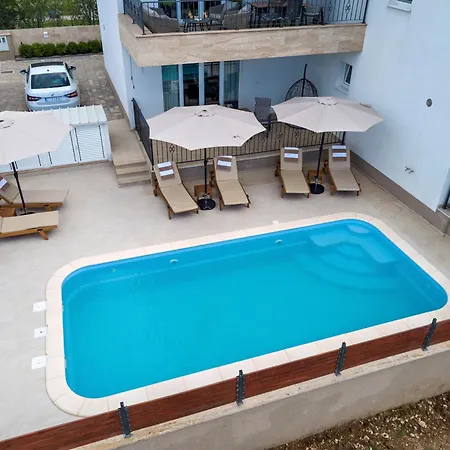 3d By The Sea With Pool And Included Breakfast