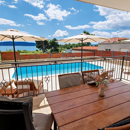 Elegant House 3d By The Sea With Pool And Included Breakfast Appartement *