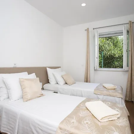 Elegant House 3d By The Sea With Pool And Included Breakfast Appartement *