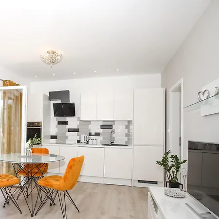 Appartamento Elegant House 3d By The Sea With Pool And Included Breakfast *