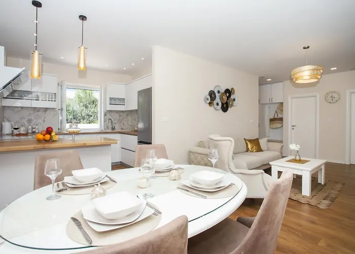 Appartamento Elegant House 3d By The Sea With Pool And Included Breakfast