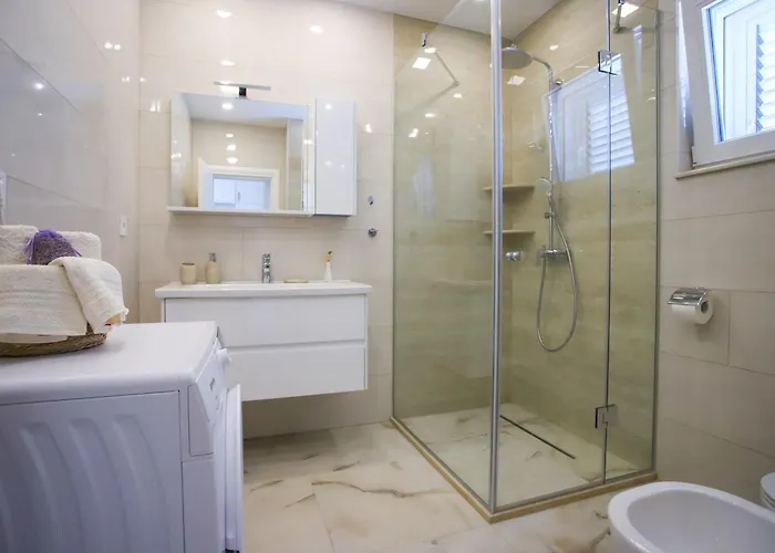 Elegant House 3d By The Sea With Pool And Included Breakfast